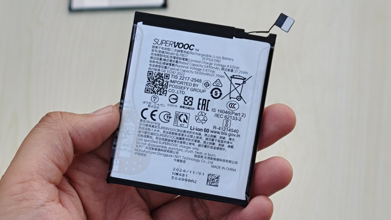 Una batteria al Si-C da 5.490 mAh