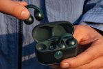 Motorola lancia i suoi nuovi auricolari Moto Buds Loop con un concerto speciale e noi li abbiamo provati - Notizia