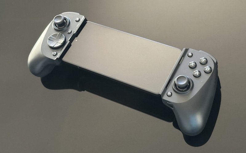 Il Razer Kishi V3 Pro con un Poco F7 Ultra