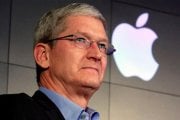 Apple vola, ma Tim Cook non è nemmeno sul podio dei CEO più pagati d'America: ecco chi è il più ricco