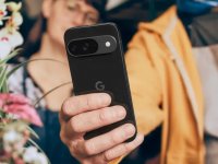 Android 16 introduce la dark mode forzata e le icone a tema