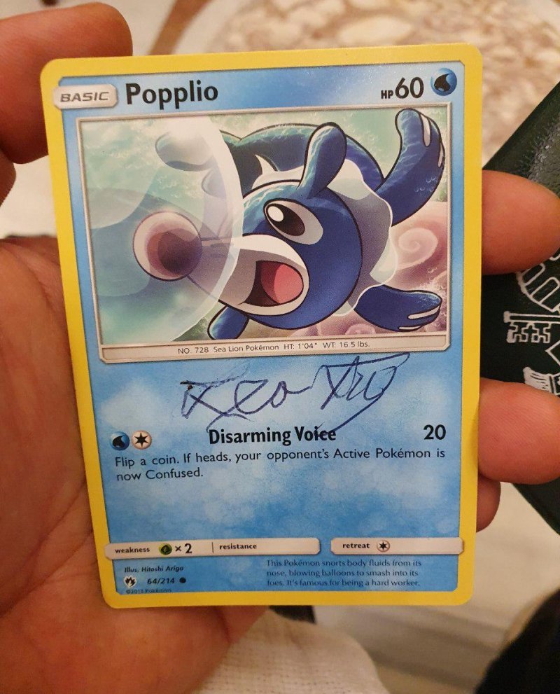 La carta di Popplio firmata da Papa Leone XIV La carta di Popplio firmata da Papa Leone XIV