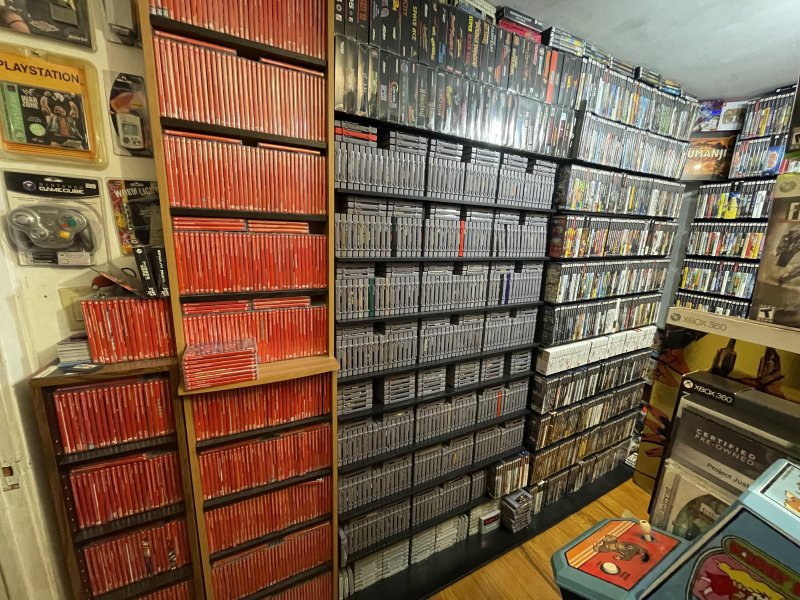 Una collezione fisica d'altri tempi: ma è tanto più solida di quelle digitali?