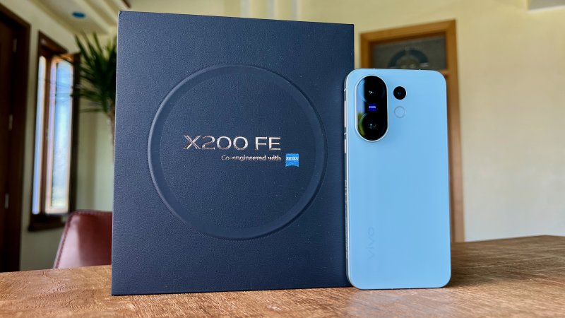 L'hardware di VIVO X200 FE è uno step sotto a quello dei top di gamma L'hardware di VIVO X200 FE è uno step sotto a quello dei top di gamma