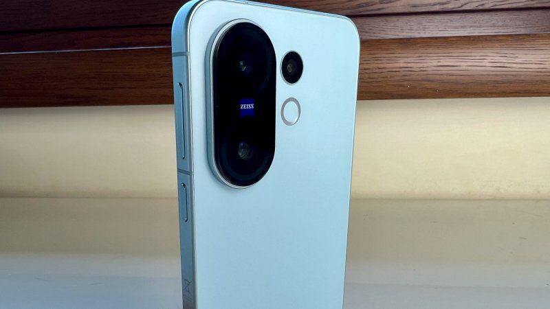 Il modulo fotocamere posteriore di VIVO X200 FE Il modulo fotocamere posteriore di VIVO X200 FE