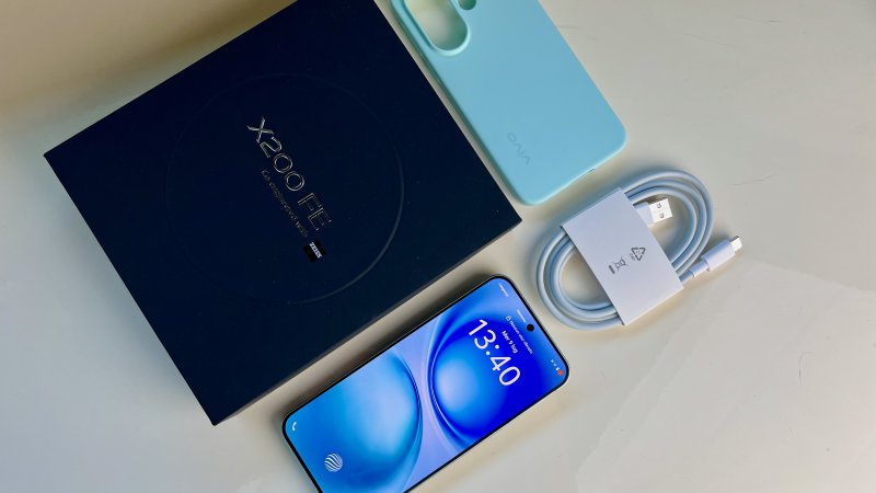 Gli accessori in dotazione di VIVO X200 FE Gli accessori in dotazione di VIVO X200 FE