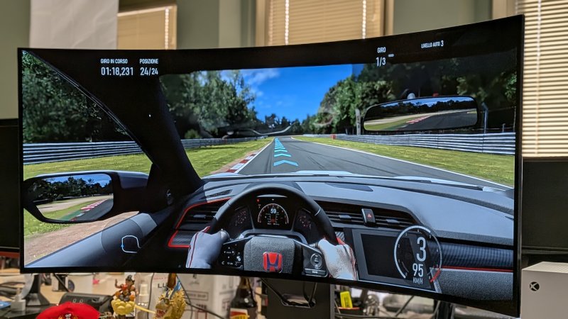 Una curva così aggressiva è perfetta per i giochi di corse Una curva così aggressiva è perfetta per i giochi di corse