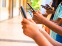 Verifica età e privacy: la nuova app UE contro i pericoli online per i minori, test anche in Italia