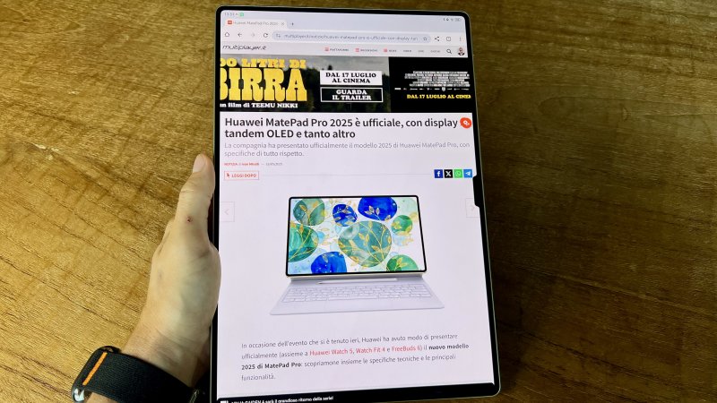 Le cornici di Huawei MatePad Pro 13.2 sono sottili, ma il notch della fotocamera è abbastanza evidente Le cornici di Huawei MatePad Pro 13.2 sono sottili, ma il notch della fotocamera è abbastanza evidente