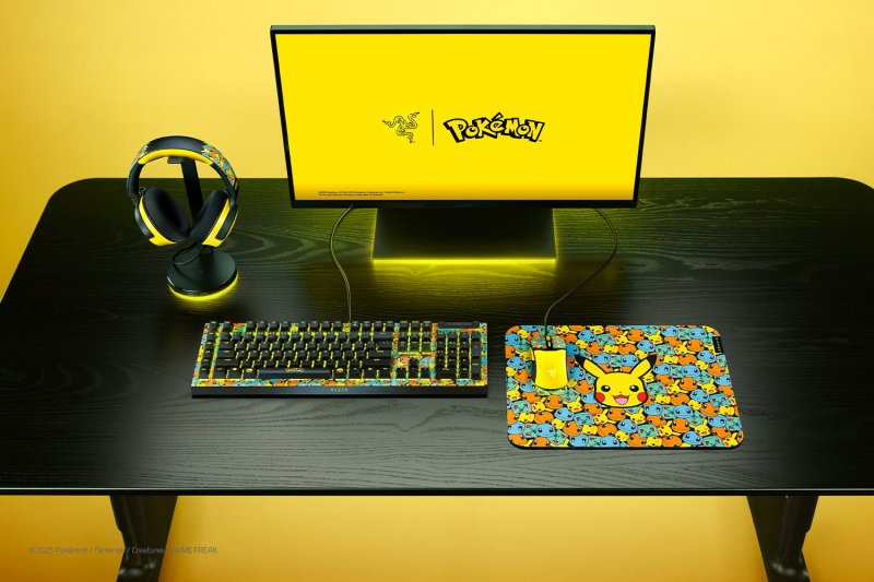 Tutte le periferiche Pokémon sulla stessa scrivania Tutte le periferiche Pokémon sulla stessa scrivania