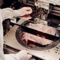 Wafer da 300 miliardi: il mercato dei chip IA sta cambiando le Big Tech con le Foundry 2.0