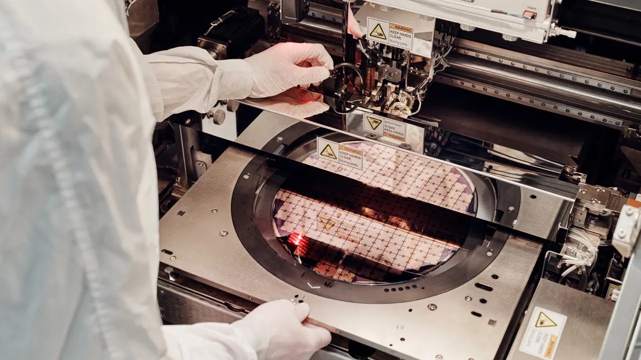 Wafer da 300 miliardi: il mercato dei chip IA sta cambiando le Big Tech ...
