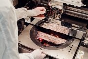 Wafer da 300 miliardi: il mercato dei chip IA sta cambiando le Big Tech con le Foundry 2.0