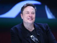Elon Musk annuncia Baby Grok, l’IA per i più piccoli che solleva tanti interrogativi