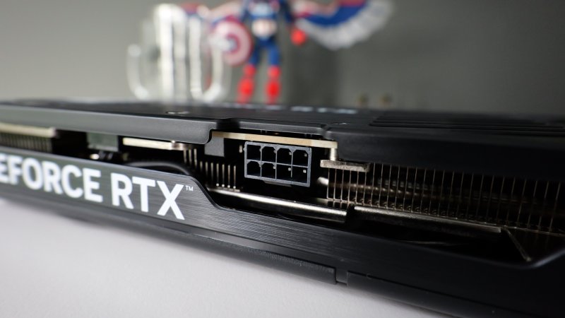 Palit GeForce RTX 5060 Ti Infinity 3 è alimentata da un singolo connettore a 8 pin Palit GeForce RTX 5060 Ti Infinity 3 è alimentata da un singolo connettore a 8 pin