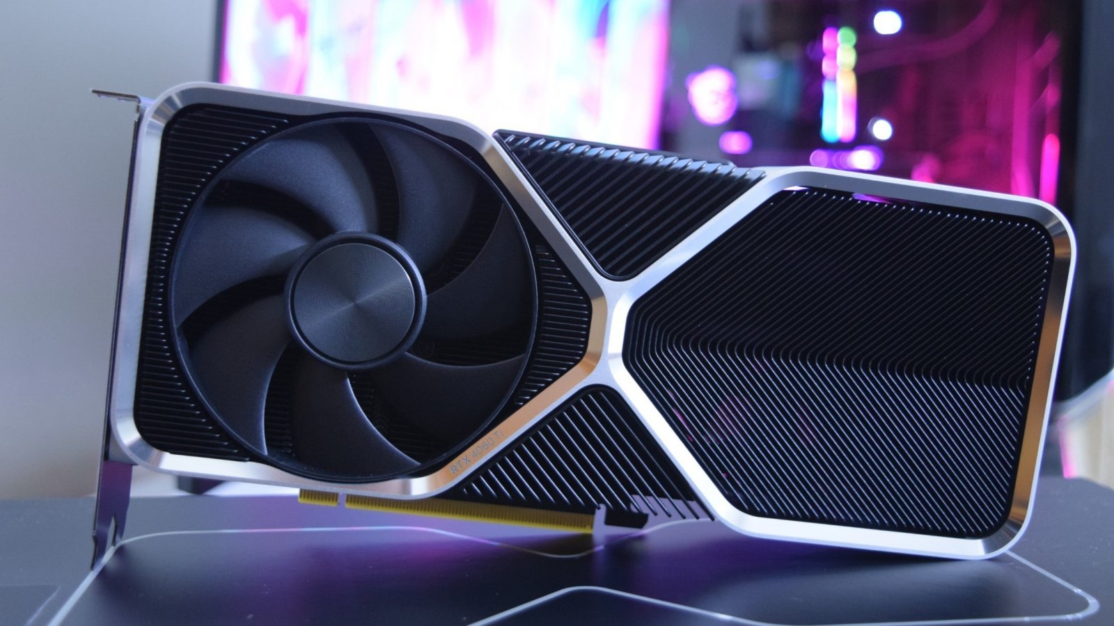 La scheda video custom di Palit basata sul modello GeForce RTX 5060 Ti