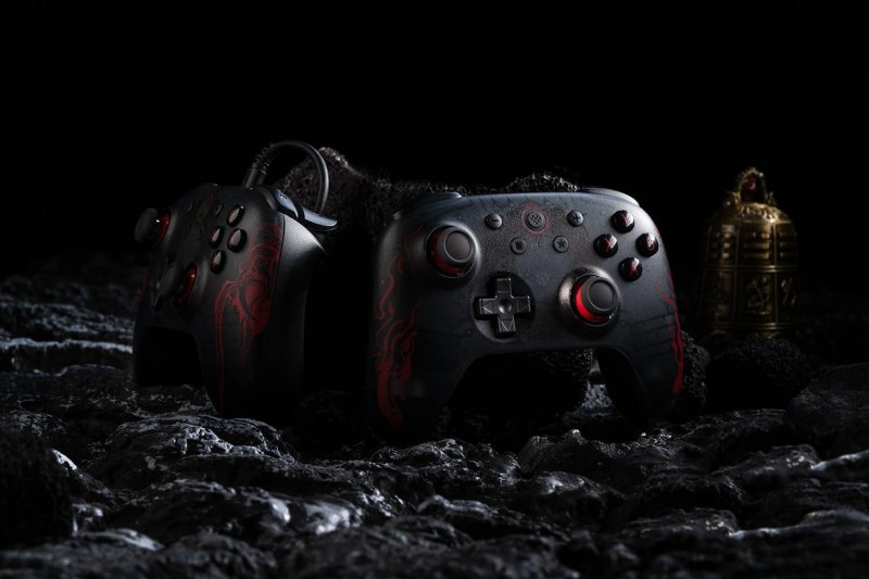 Il controller 8BitDo-Ultimate 2C a tema Black Myth Wukong Il controller 8BitDo-Ultimate 2C a tema Black Myth Wukong