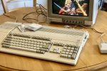 Amiga fu presentato 40 anni fa, dopo uno sviluppo fatto di scontri, rischi di fallimento e l'affetto di un cane - Speciale