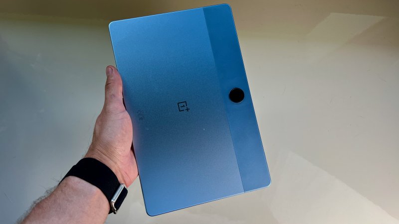 Il design di OnePlus Pad Lite non si discosta da quello del precedente modello