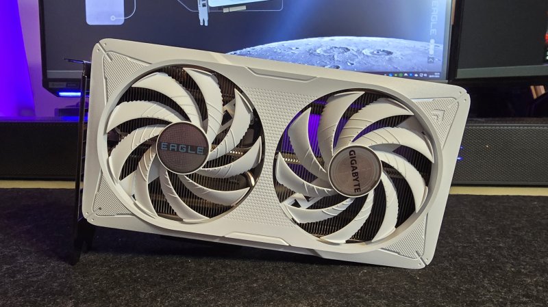 GIGABYTE GeForce RTX 5060 EAGLE OC 8G ha frequenze leggermente più alte rispetto al modello reference