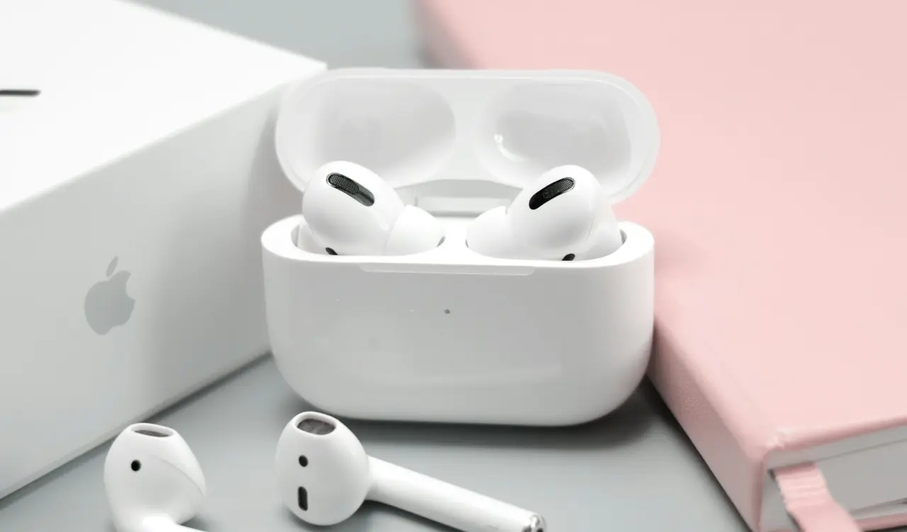 AirPods Apple