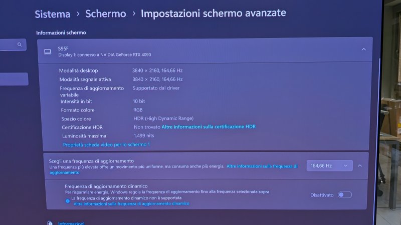 Il menu delle impostazioni avanzate dello schermo su Windows 11 Il menu delle impostazioni avanzate dello schermo su Windows 11