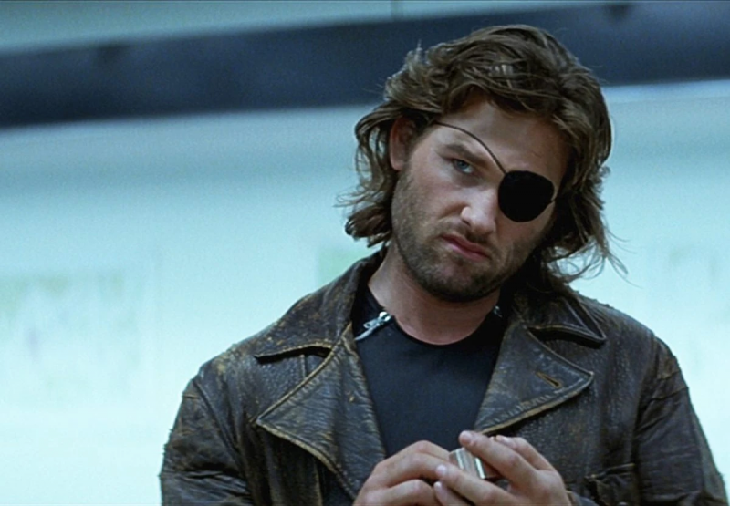 Kurt Russell nei panni di Snake Plissken