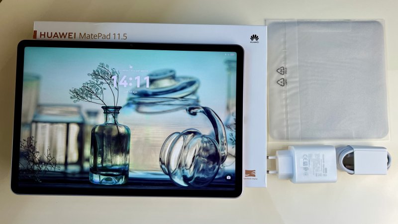 L'alimentatore era compreso tra gli accessori di Huawei MatePad 11.5 solo nel nostro modello di prova L'alimentatore era compreso tra gli accessori di Huawei MatePad 11.5 solo nel nostro modello di prova