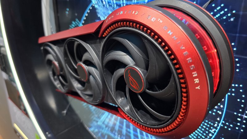 La scheda celebrativa di ROG richiama le forme delle storiche Matrix del 2008 La scheda celebrativa di ROG richiama le forme delle storiche Matrix del 2008