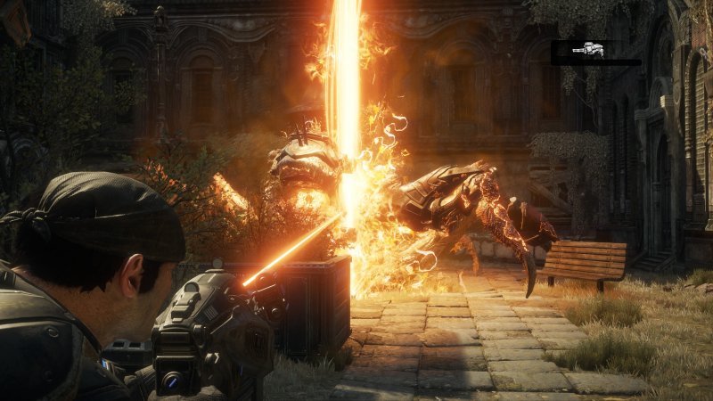 Il devastante Martello dell'Alba in Gears of War: Reloaded Il devastante Martello dell'Alba in Gears of War: Reloaded