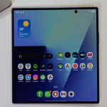 Samsung lavora a una nuova tecnologia con display 3D curvo ispirata al futuro smartphone celebrativo di Apple