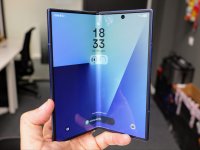 Smartphone pieghevoli in calo nel 2025: tutti sperano nell'iPhone Foldable di Apple