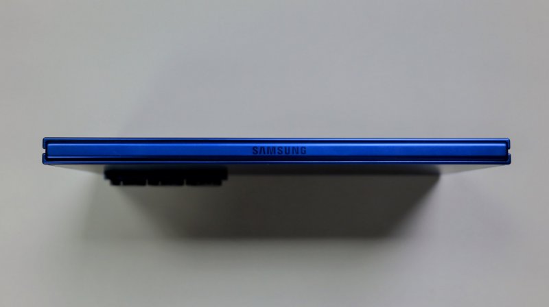 La cerniera adottata da Samsung ha subito notevoli miglioramenti nel Fold7, ma ancora non garantisce la protezione completa dalla polvere La cerniera adottata da Samsung ha subito notevoli miglioramenti nel Fold7, ma ancora non garantisce la protezione completa dalla polvere