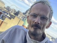 La morte in diretta dello streamer Jean Pormanove può costare a Kick una multa di 49 milioni di dollari