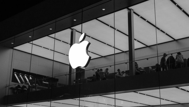 Apple Apple
