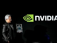 NVIDIA cresce più del previsto, ma le borse temono un calo della domanda IA e le politiche cinesi