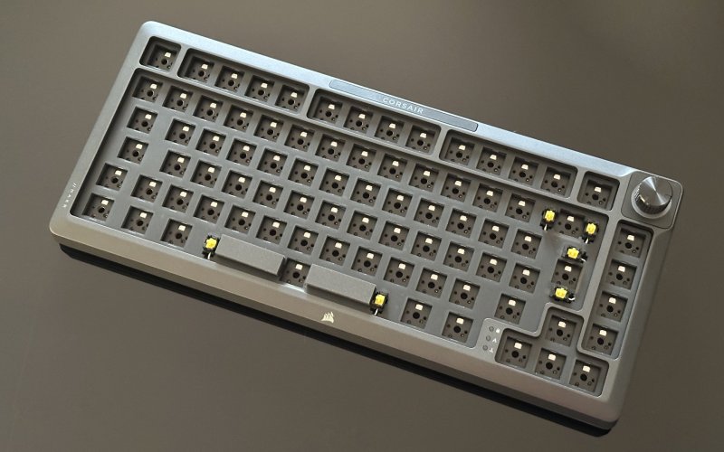 Il telaio della Corsair MAKR 75