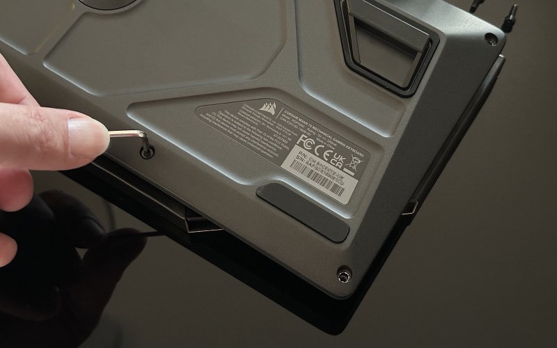 L'apertura del telaio della Corsair MAKR 75