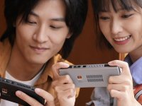 Ayaneo Code R è una nuova console portatile per il retrogaming che promette prezzo basso ma alta qualità