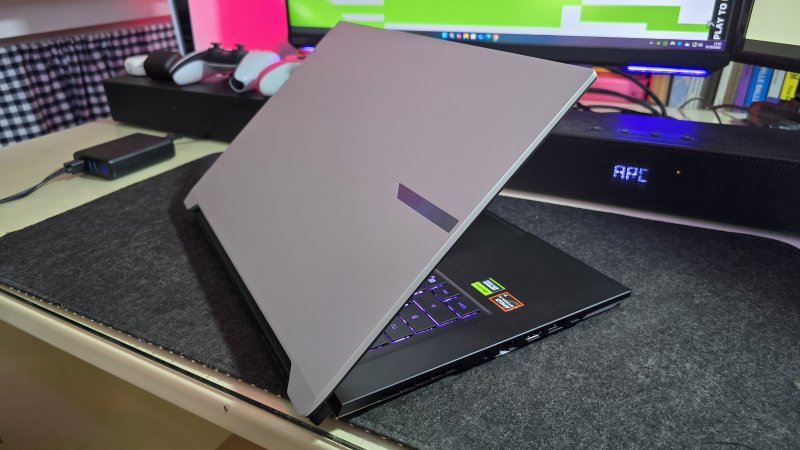 GIGABYTE AERO X16 è uno dei 16 pollici più sottili della categoria