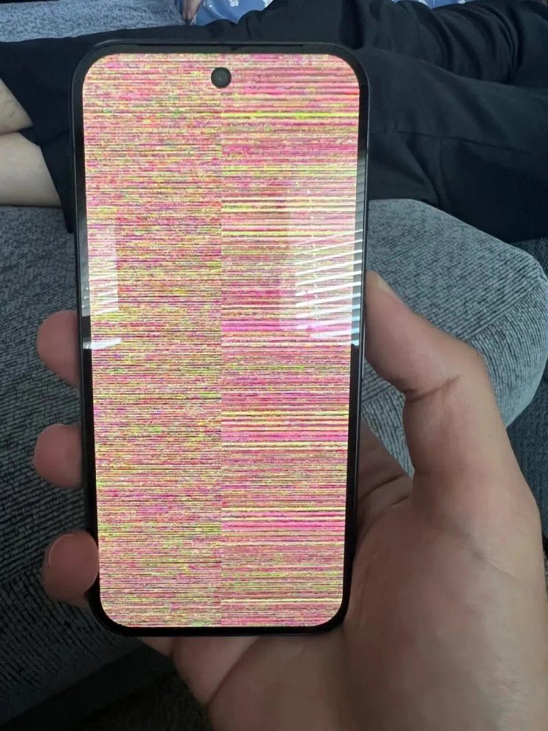 Il malfunzionamento dello schermo (Fonte: Android Authority)