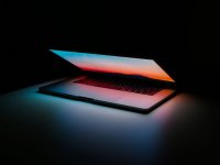 MacBook Pro, in arrivo lo schermo OLED touch: produzione prevista verso la fine del 2026