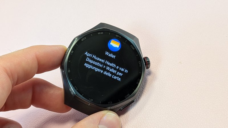 Huawei Watch GT 6 Pro non supporta, al momento della recensione, i pagamenti via NFC in Italia Huawei Watch GT 6 Pro non supporta, al momento della recensione, i pagamenti via NFC in Italia