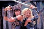 Il doppio cosplay di Xena e Callisto di Koriel e Azura Cosplay è un grande omaggio alla serie anni '90 - Notizia