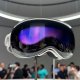 Apple punta agli occhiali intelligenti e sospende lo sviluppo del Vision Pro più leggero