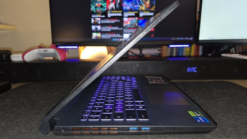 Nonostante il numero sufficiente di porte, manca una USB 4