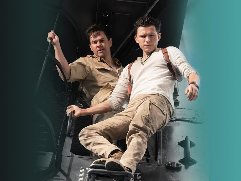 Tom Holland e Mark Wahlberg in Uncharted
