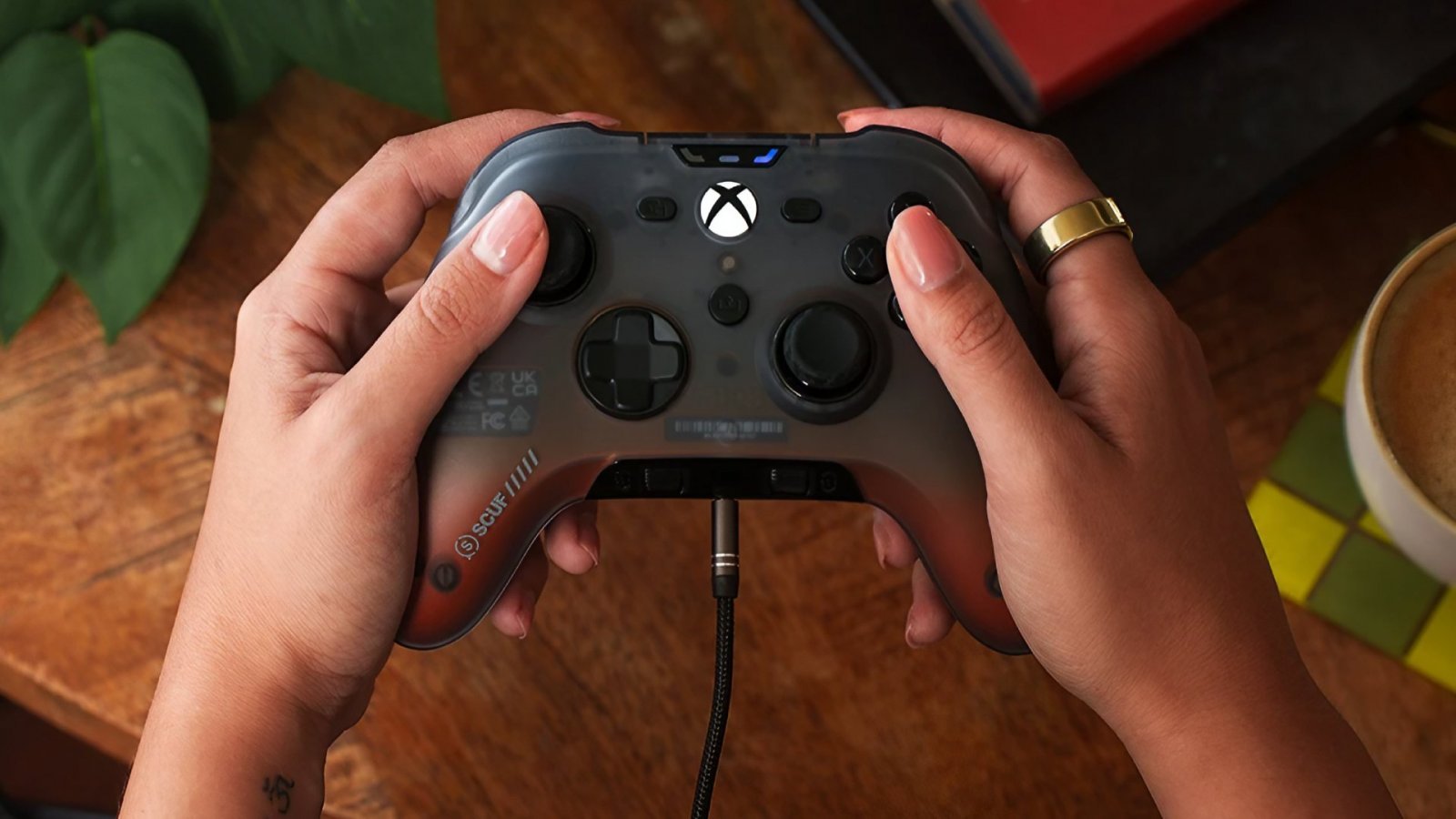 Lo SCUF Valor Pro Wireless impugnato