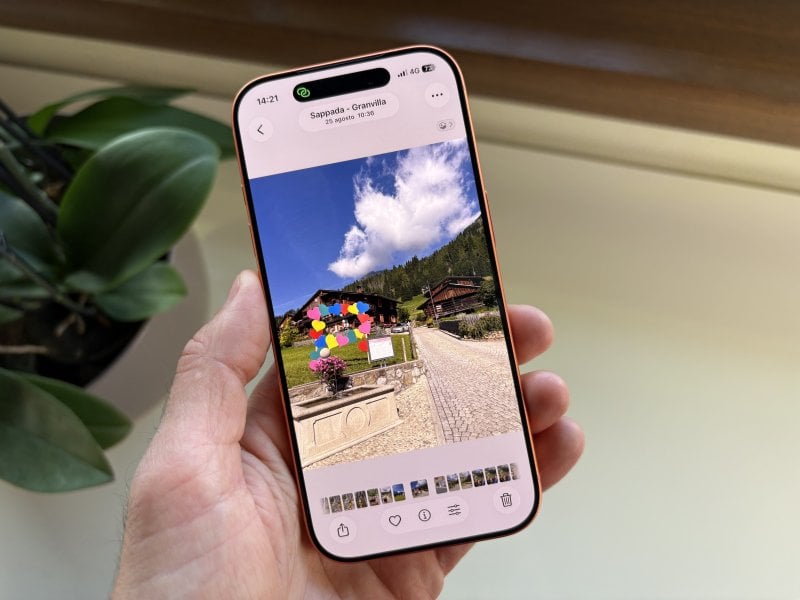 Il display è quasi identico a quello del predecessore, con solo lievi miglioramenti Il display è quasi identico a quello del predecessore, con solo lievi miglioramenti