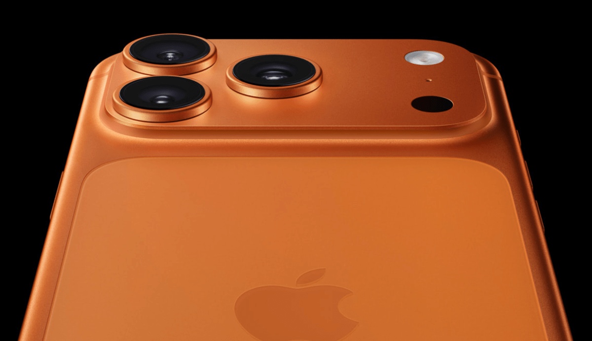 iPhone 17 Pro nella colorazione arancione